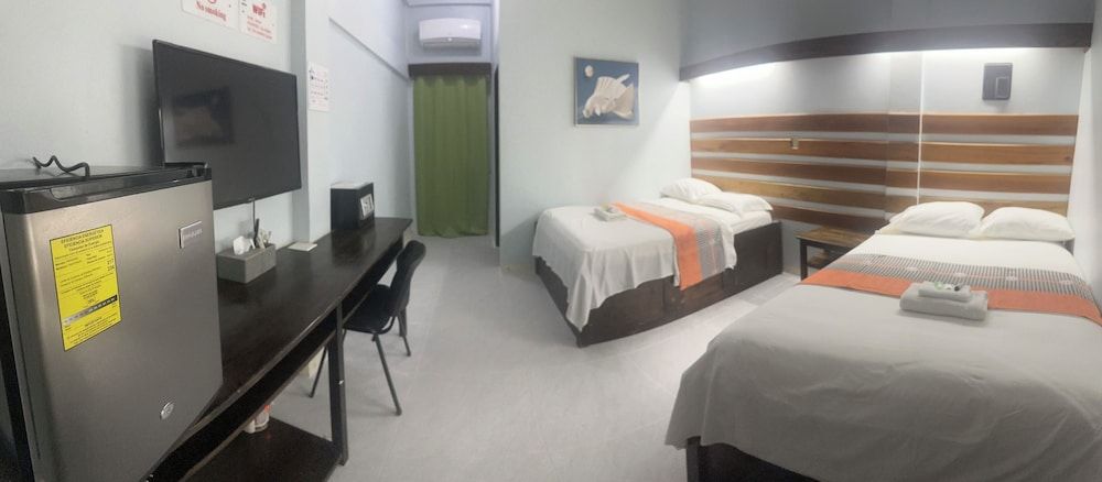 sky Inn Deluxe Double Room 2