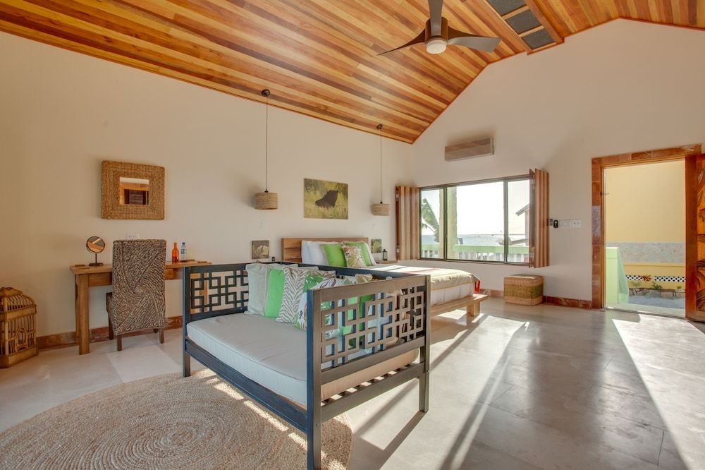 Exclusive Villa, 5 Bedrooms, Oceanfront