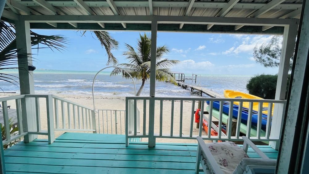 Coral Cove Inn Deluxe Villa, Non Smoking, Ocean View 5