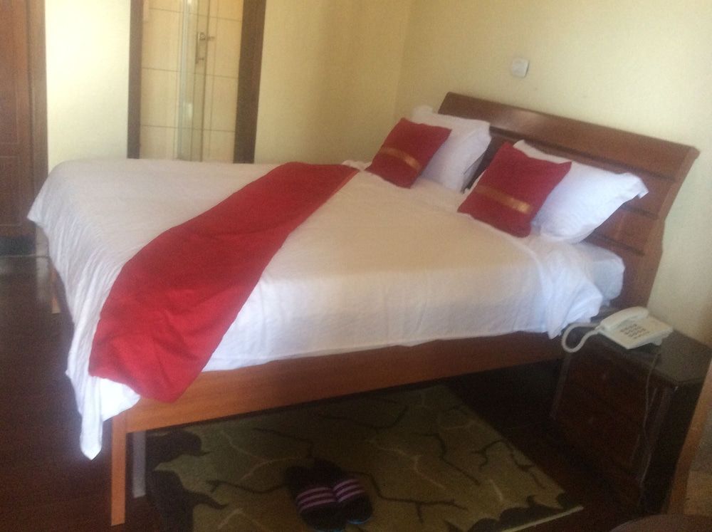 undefined Samantha Hotel 4