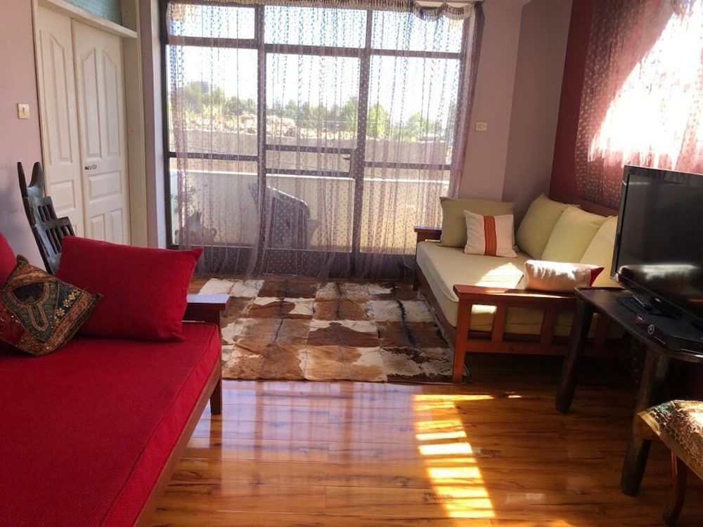 undefined Samantha Hotel 2