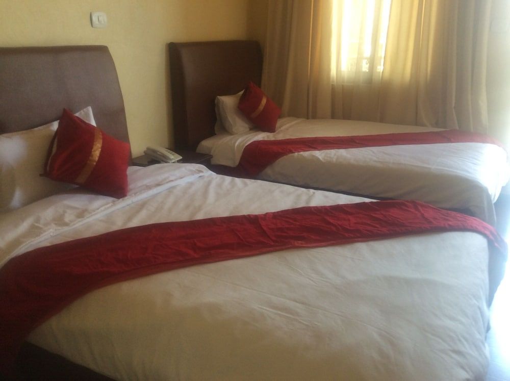 undefined Samantha Hotel 3