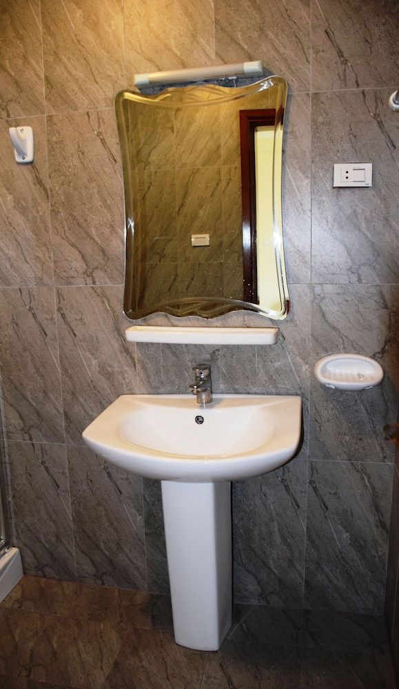 Olympia Guest House Comfort Twin Room, Multiple Beds, Hill View 4