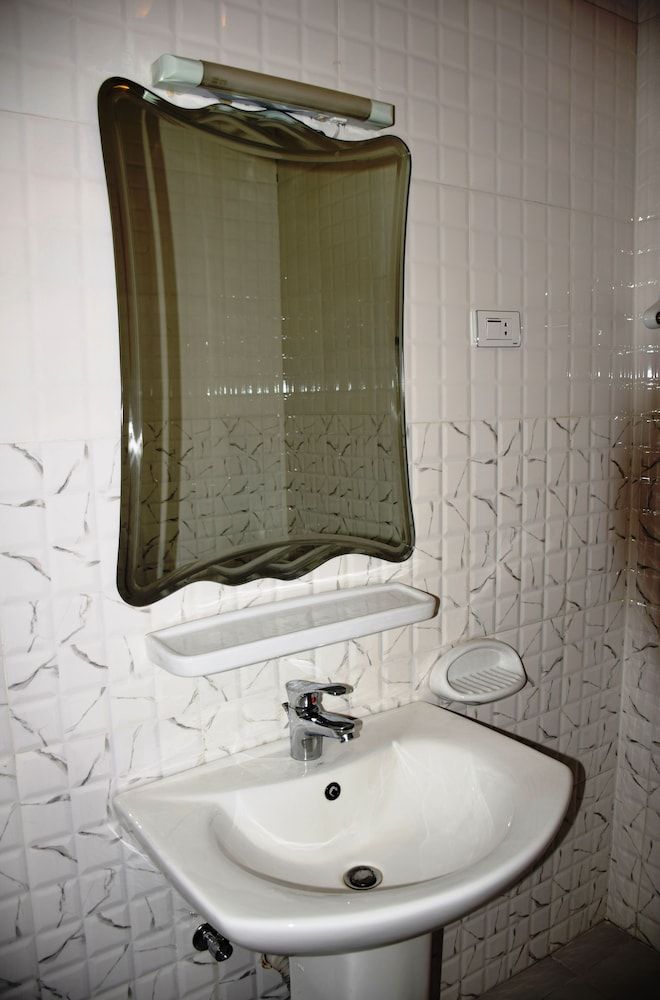 Olympia Guest House Comfort Single Room, City View 7