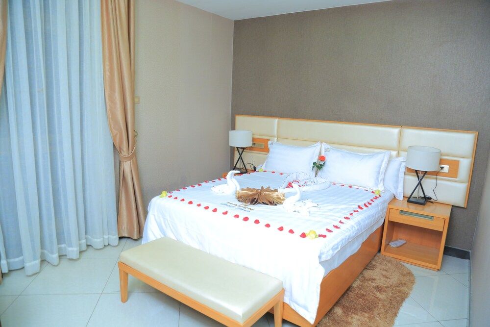 Haven Hotel Deluxe Single Room, 1 Queen Bed, Balcony, City View 2