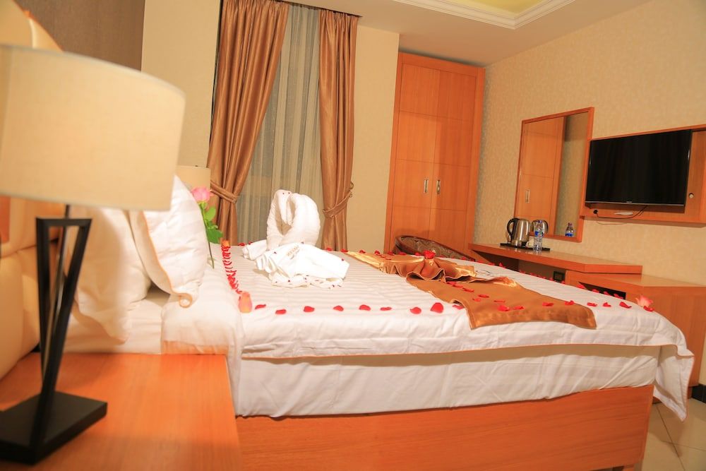 Haven Hotel Superior Double Room, Balcony, City View 2