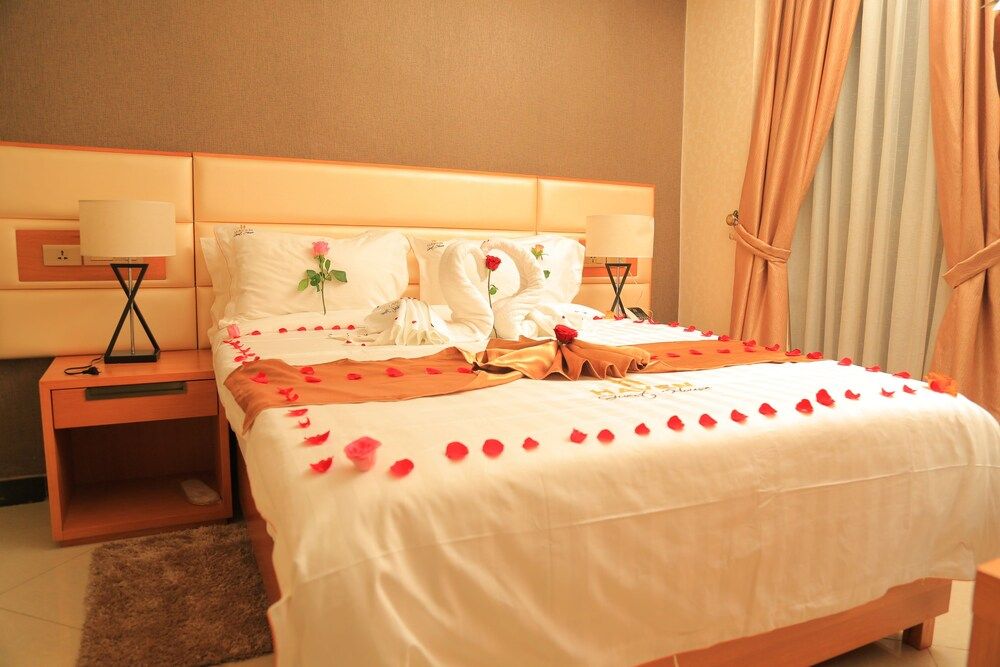 Haven Hotel Deluxe Single Room, 1 Queen Bed, Balcony, City View 3