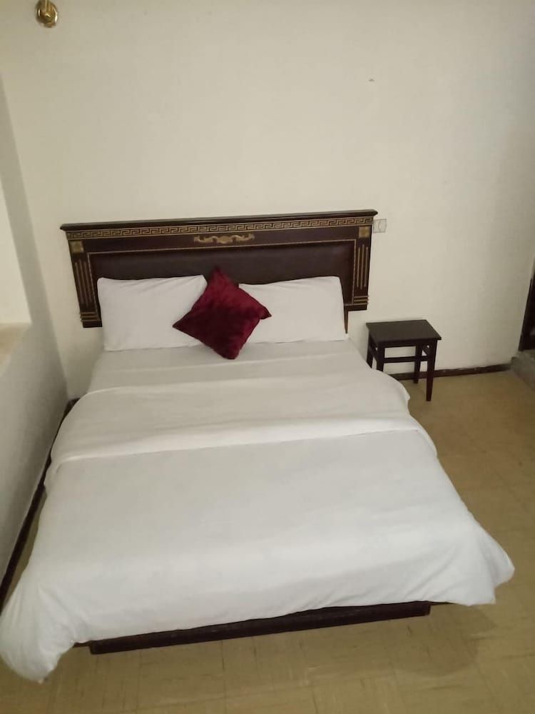 Lucy Guest House B&B Double Room, 1 Double Bed, Smoking 3