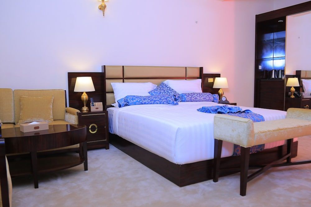 SUNLAND INTERNATIONAL HOTEL