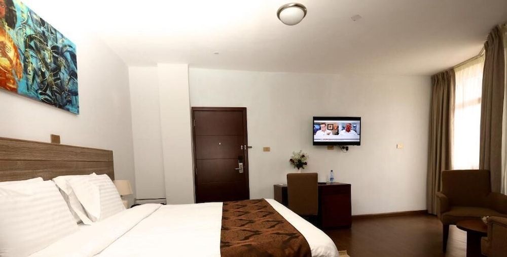 Black Horse Hotel Apartment Deluxe King Room 2