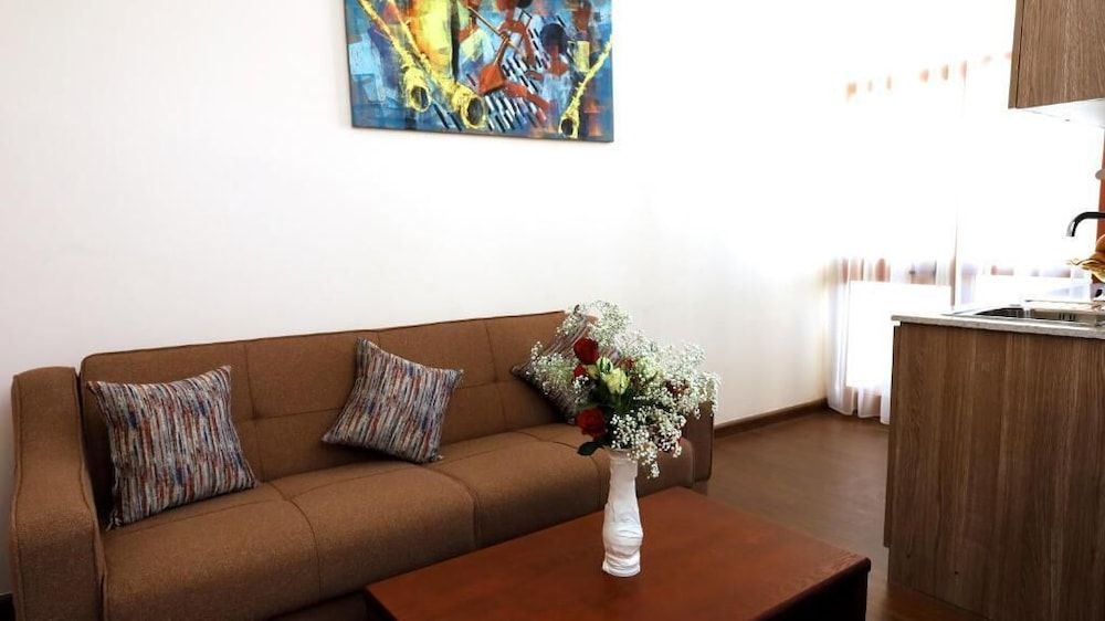 undefined Black Horse Hotel Apartment 8