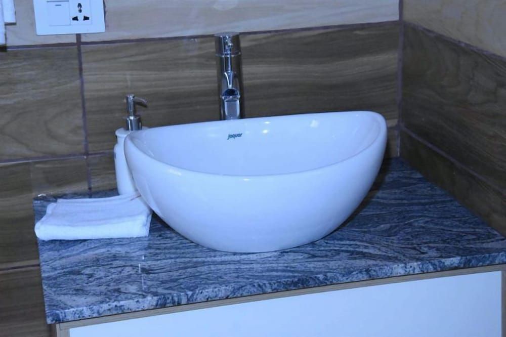 Inn of the Four Sisters Deluxe Room 5