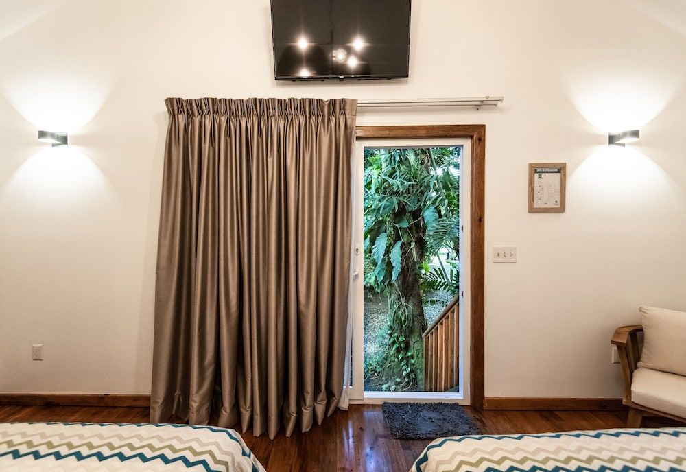 Angeli Gardens Boutique Hotel Deluxe Cabin 5