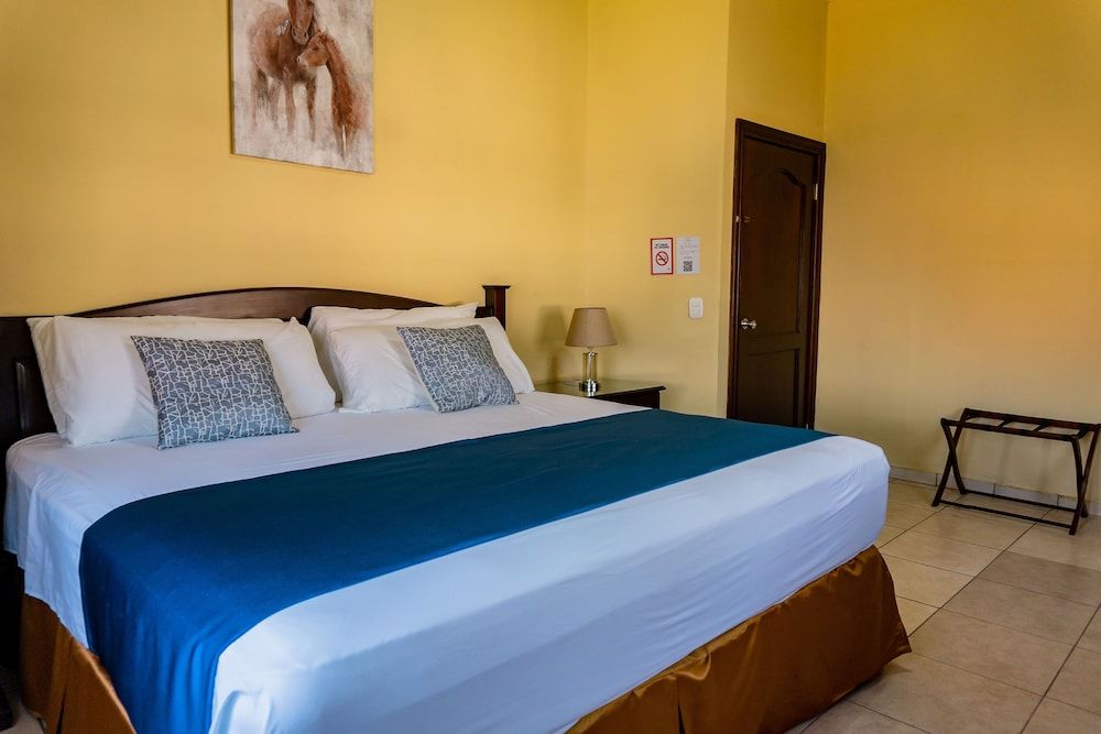 Art Hotel Boutique Deluxe Room 2