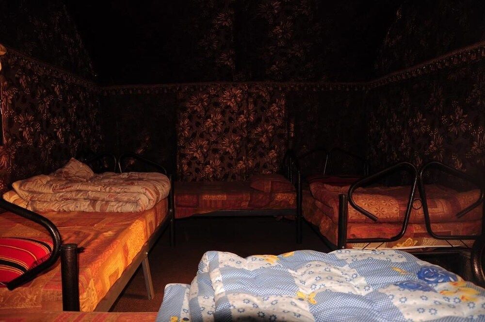 Khaled Awwad Camp Tent, Multiple Beds 3