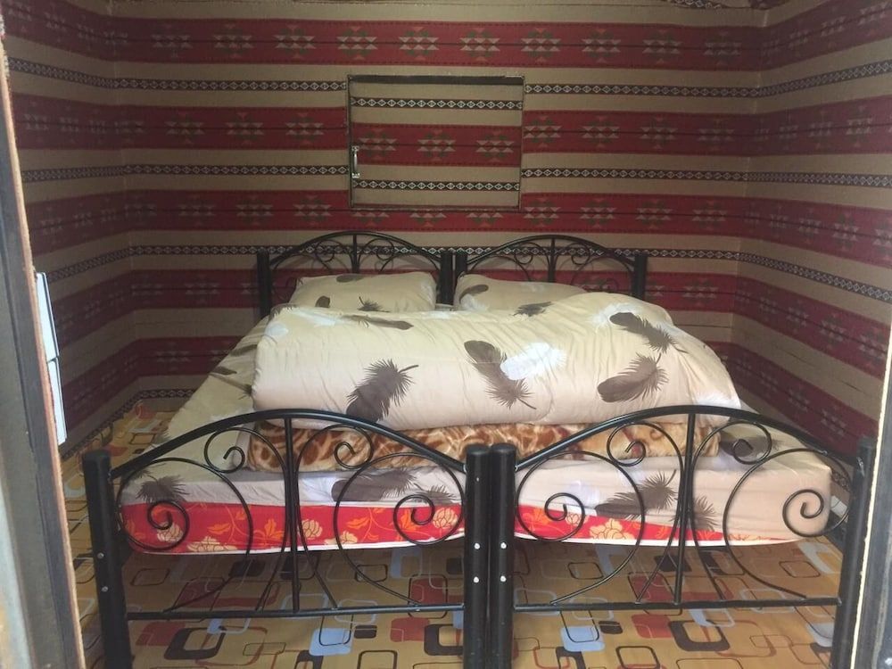 Wadi Rum Desert Adventures Basic Tent, 2 Bedrooms 4