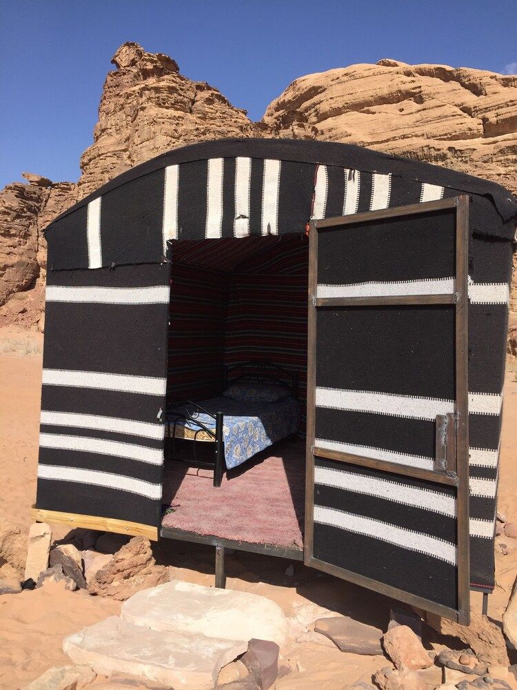 undefined Al sultan bedouin camp 2