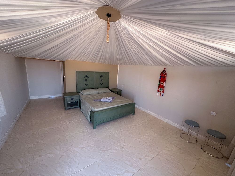 undefined Rum Crown Camp 2