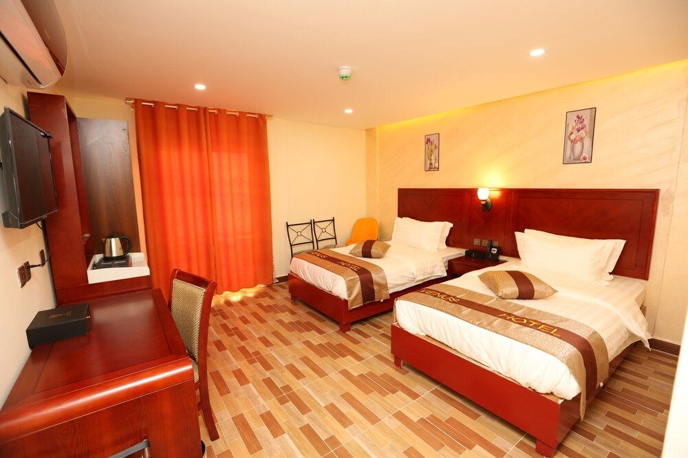 Petra Venus Hotel Standard Double or Twin Room, City View 3