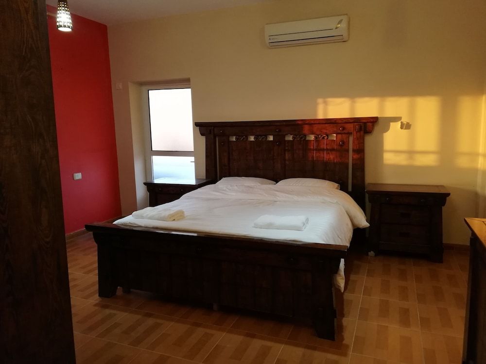 undefined Jabal Bed & Breakfast 9