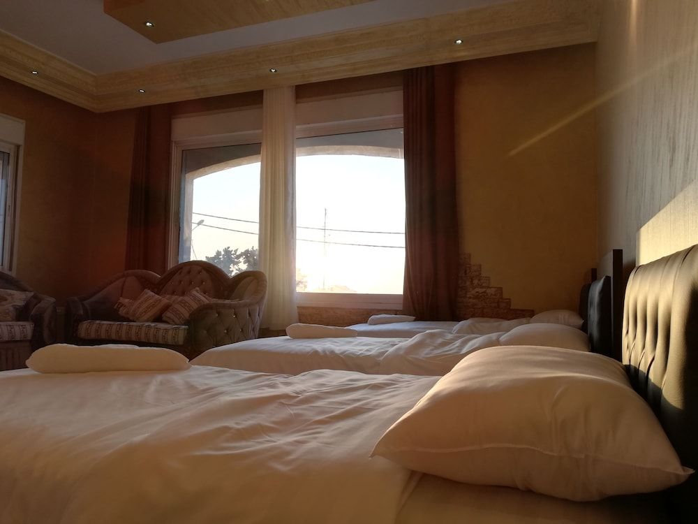 undefined Jabal Bed & Breakfast 10