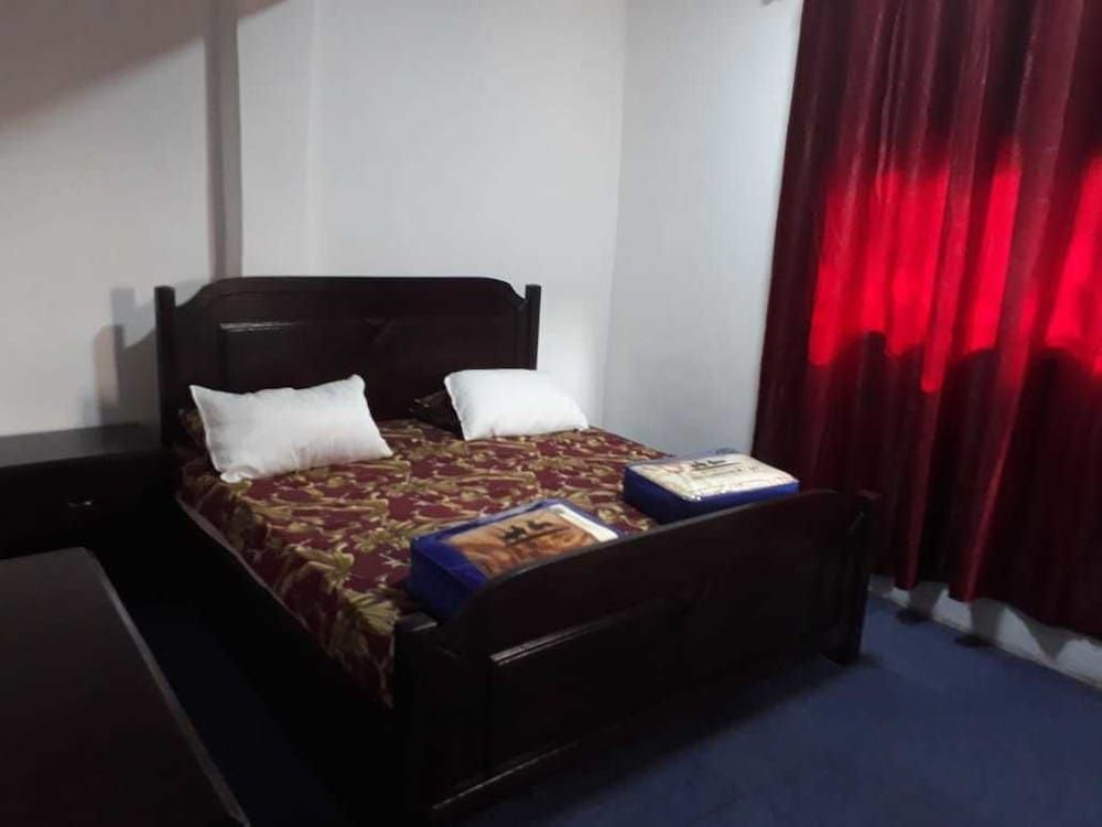 undefined Rose City Hotel 6