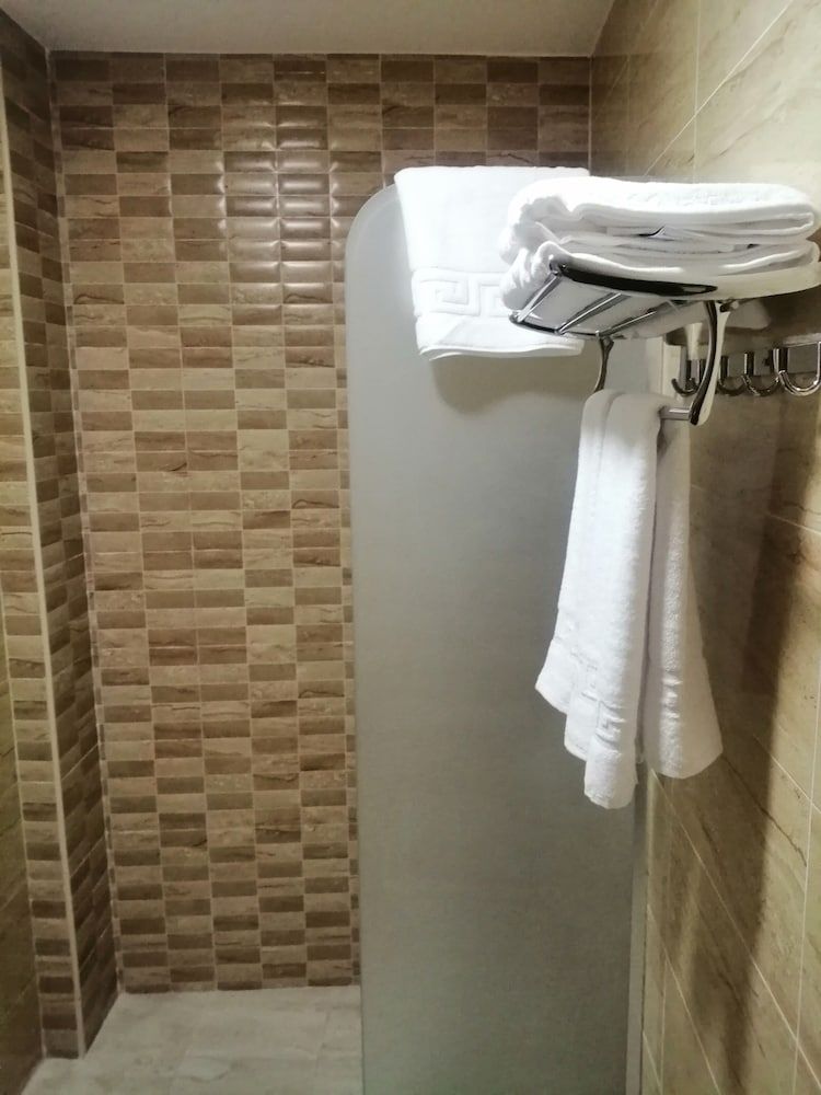 Sofsaf hotel Triple Room 8