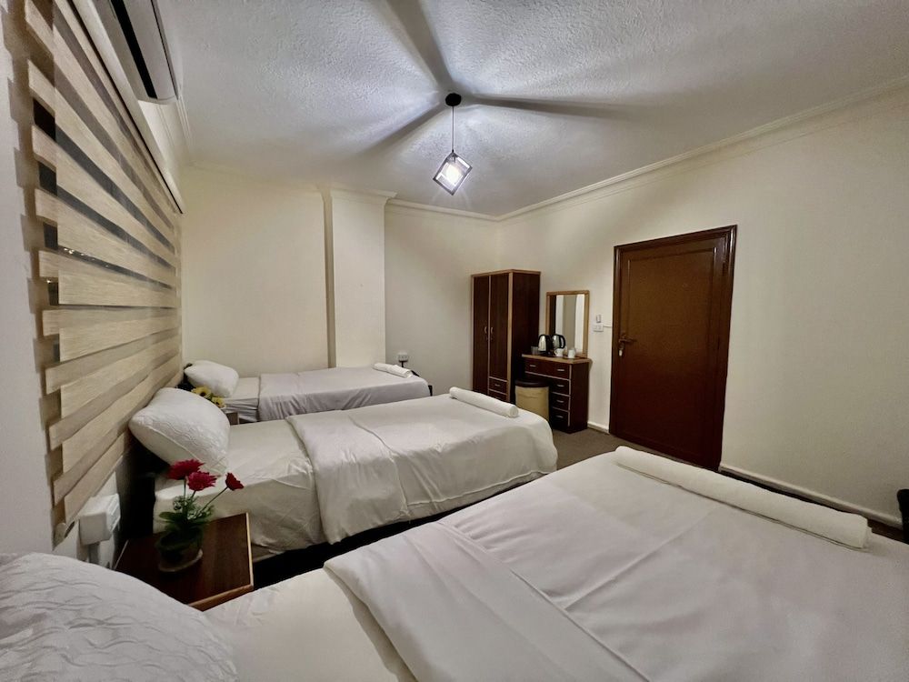 Raqeem Hostel Standard Triple Room 6