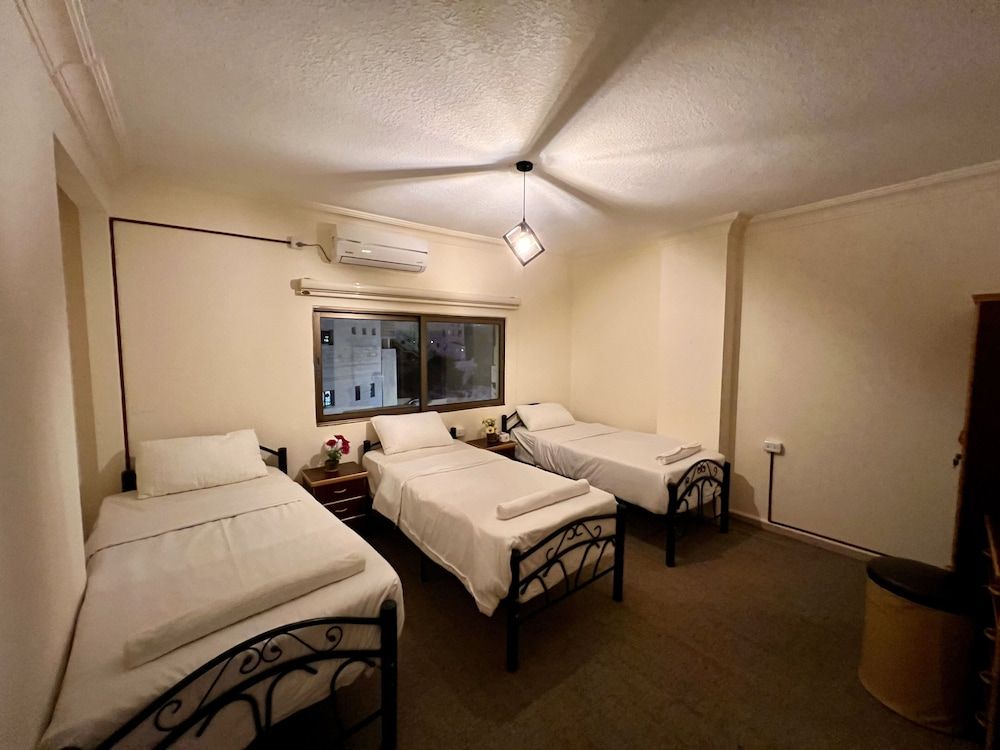 Raqeem Hostel Standard Triple Room 3