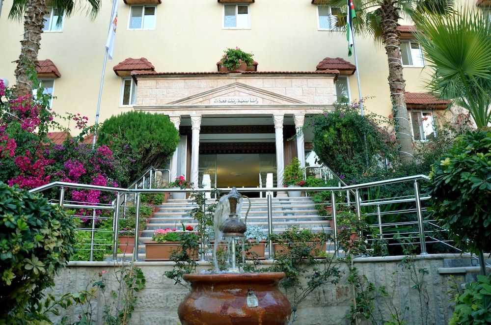 undefined Amra Palace International Hotel 8