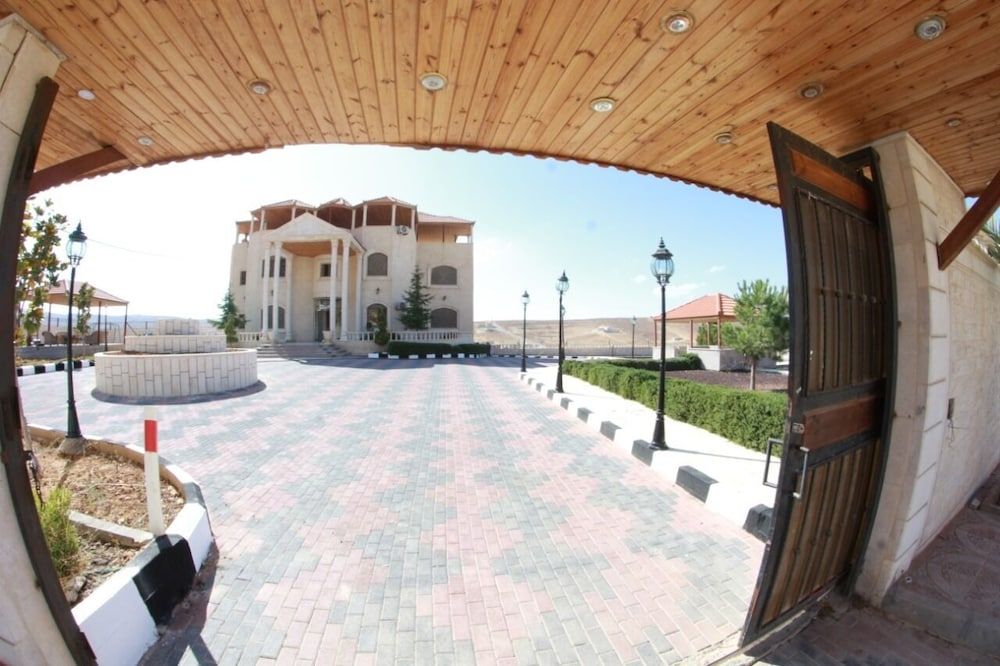 undefined Deluxe Villa Guest House