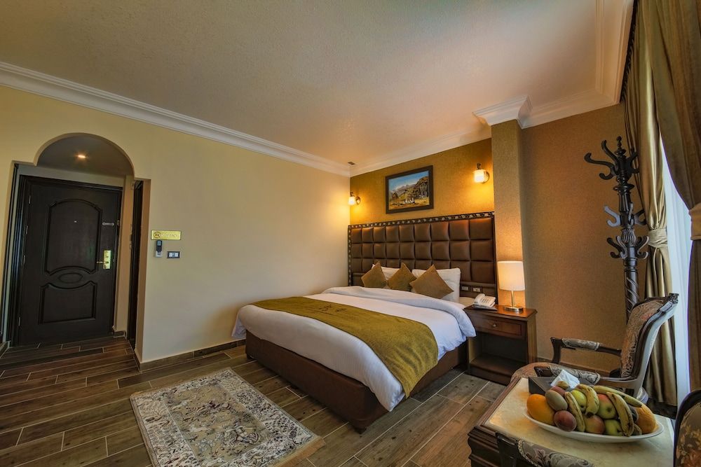 Town Season Hotel Deluxe Double Room, 1 Bedroom, Non Smoking, City View 3