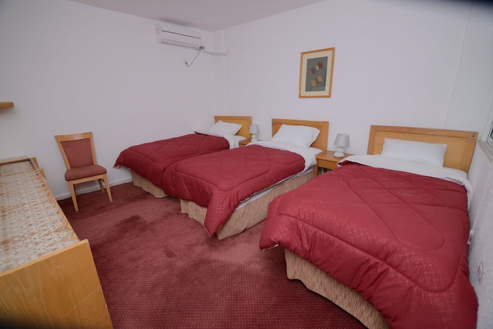 Petra Lion Hotel Deluxe Triple Room 3