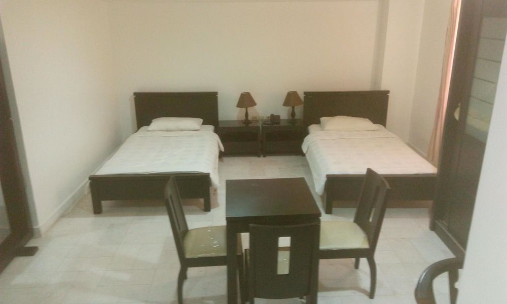 Studio, 2 Twin Beds