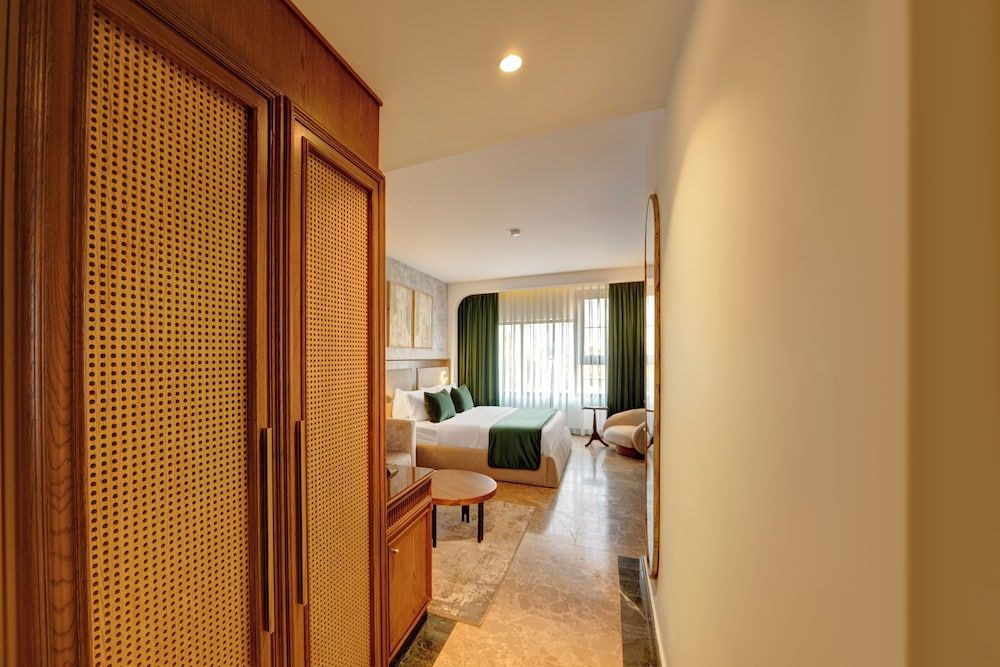 Bratus Hotel Aqaba Junior Suite 6