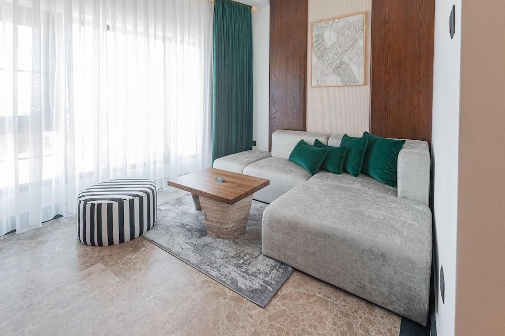 Bratus Hotel Aqaba Deluxe Double Room, 1 King Bed, City View 7