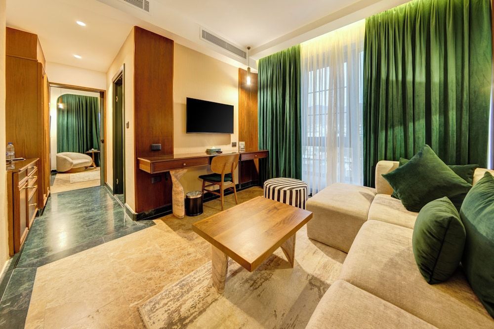 Bratus Hotel Aqaba Junior Suite 8