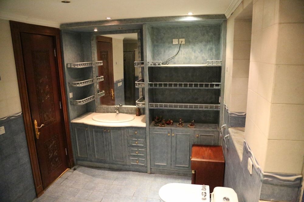 undefined Acacia Hotel & Suites 8