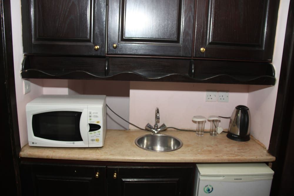 Acacia Hotel & Suites Junior Suite 4