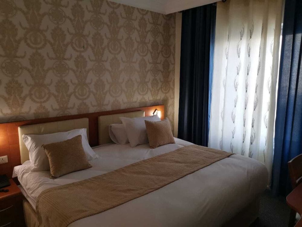 undefined Sama Paris Plaza 8