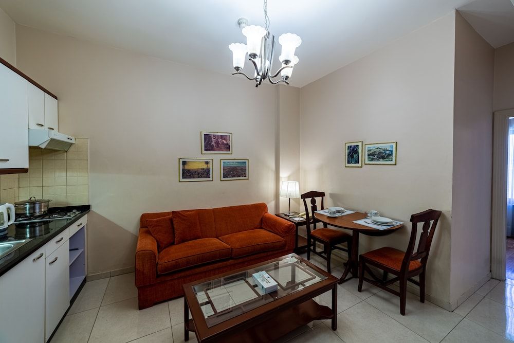 Comfort Hotel Suites