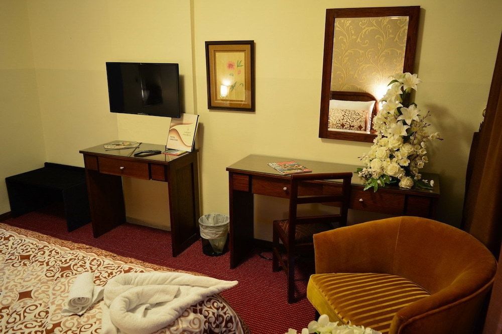 Abjar Hotel Double or Twin Room 11