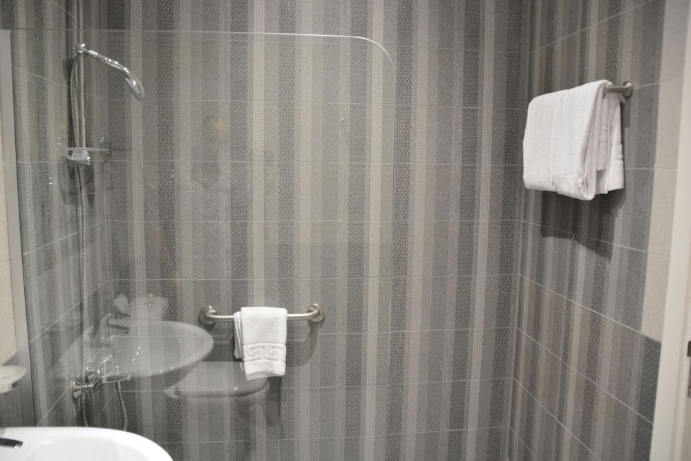 The Y Hotel Amman Deluxe Room 5