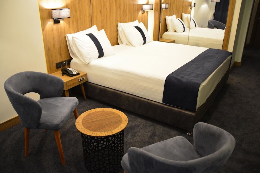 Monarch Hotel Amman Standard Room 4