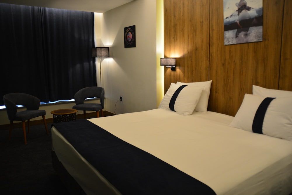 Monarch Hotel Amman Standard Room 5