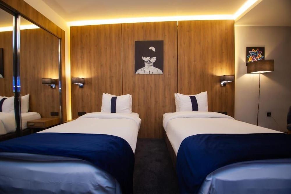 Monarch Hotel Amman Standard Room 9