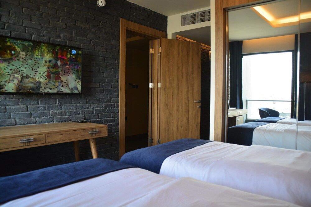 Monarch Hotel Amman Standard Room 6