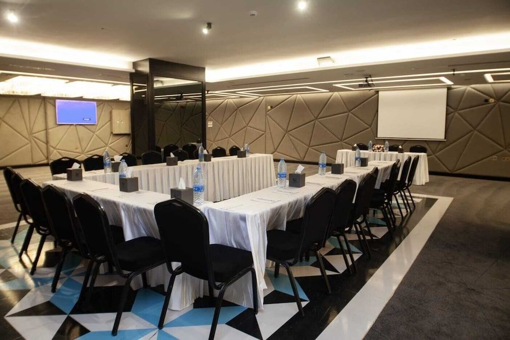 undefined Monarch Hotel Amman 10