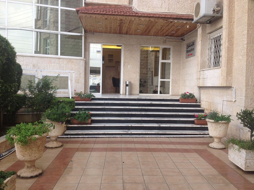 undefined Al Farouq Hotel Apartments