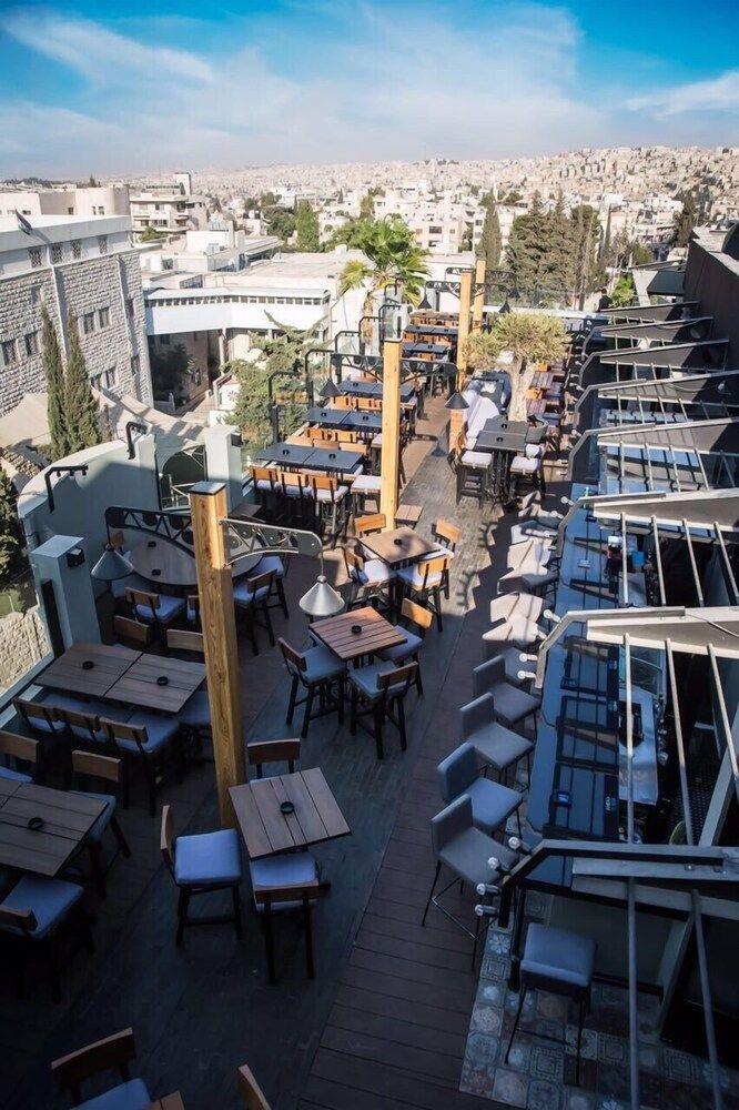 undefined Shepherd Hotel 4